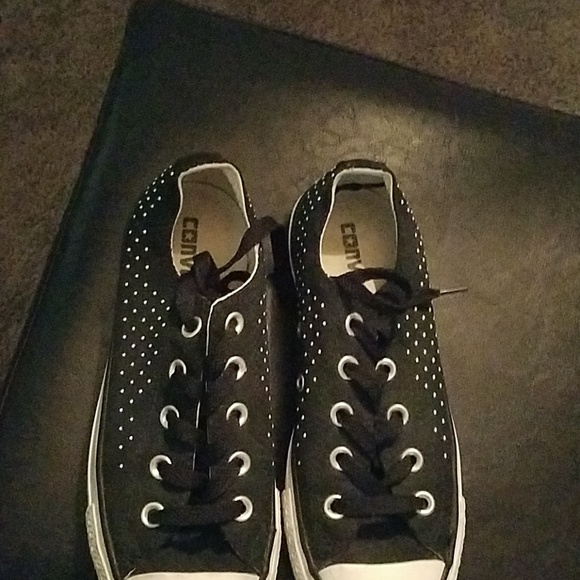 Converse - Picture 2 of 2